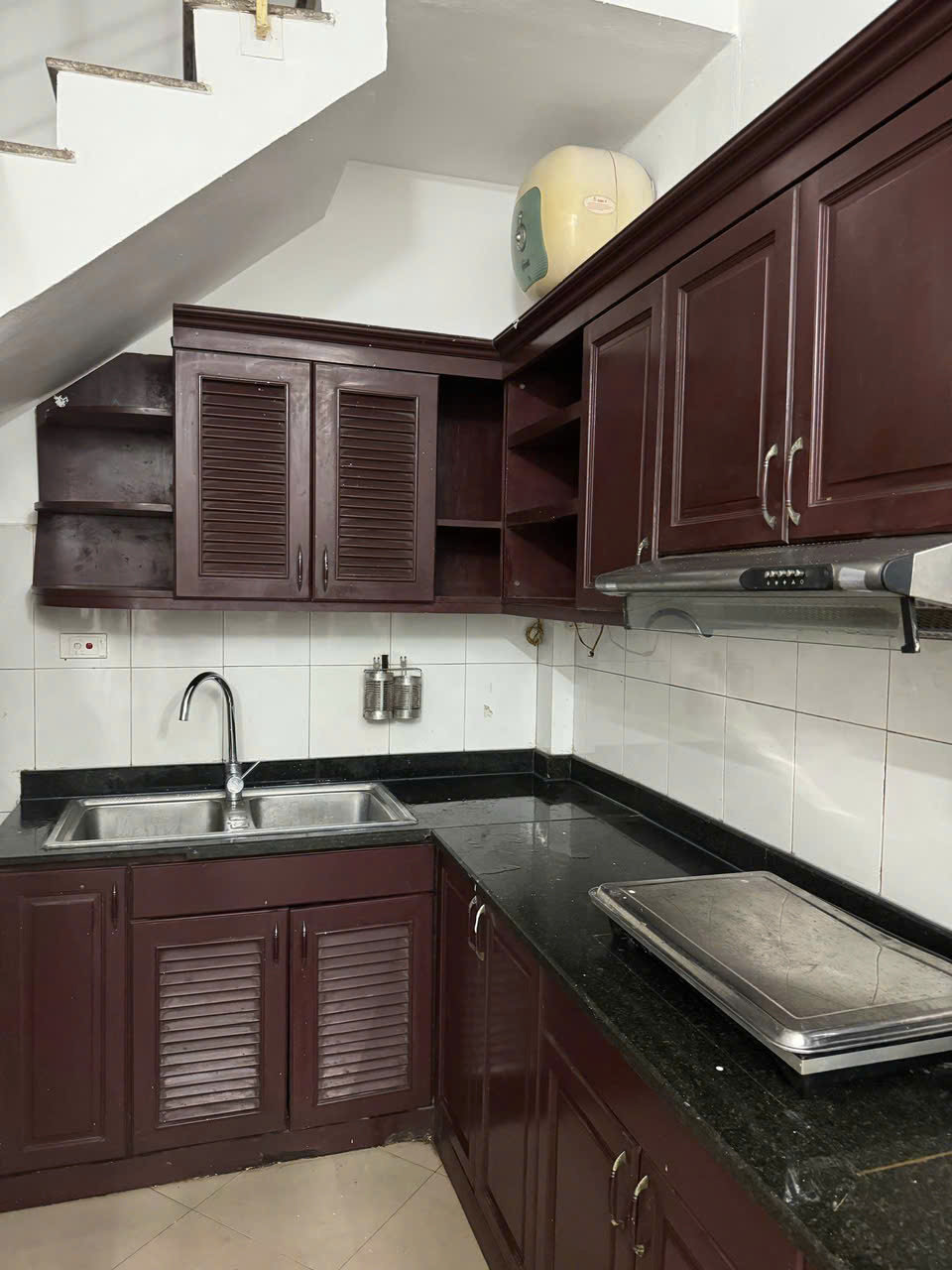 Cho thuê nhà nguyên căn Nguyễn Đình Chiểu Hai Bà Trưng 30m2x4 tầng,2 ngủ khép kín. - Ảnh 1